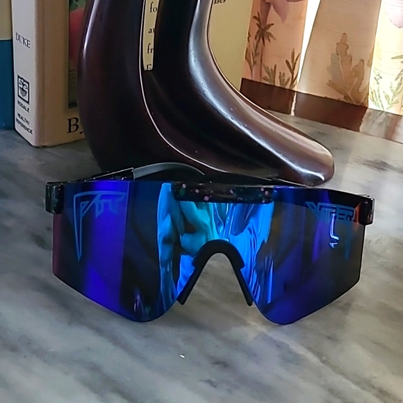 SASSY PIT VIPER 🔥 SNOW, SUNGLASSES - Picture 4 of 7